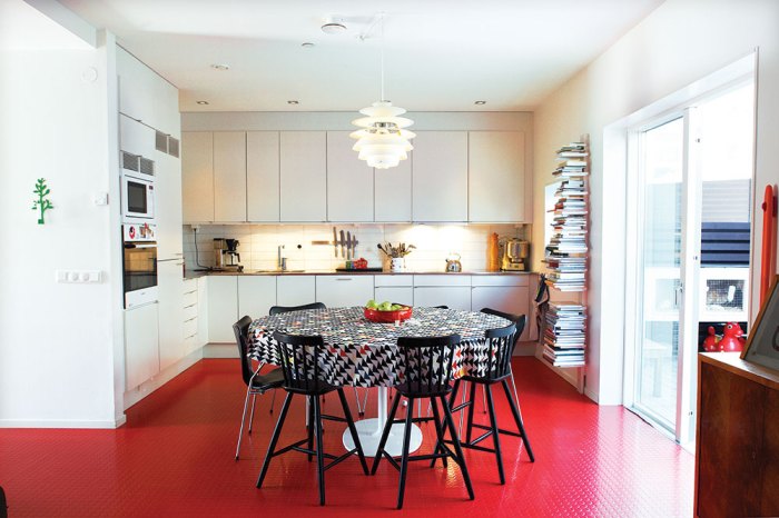 Apartment red kitchen decor